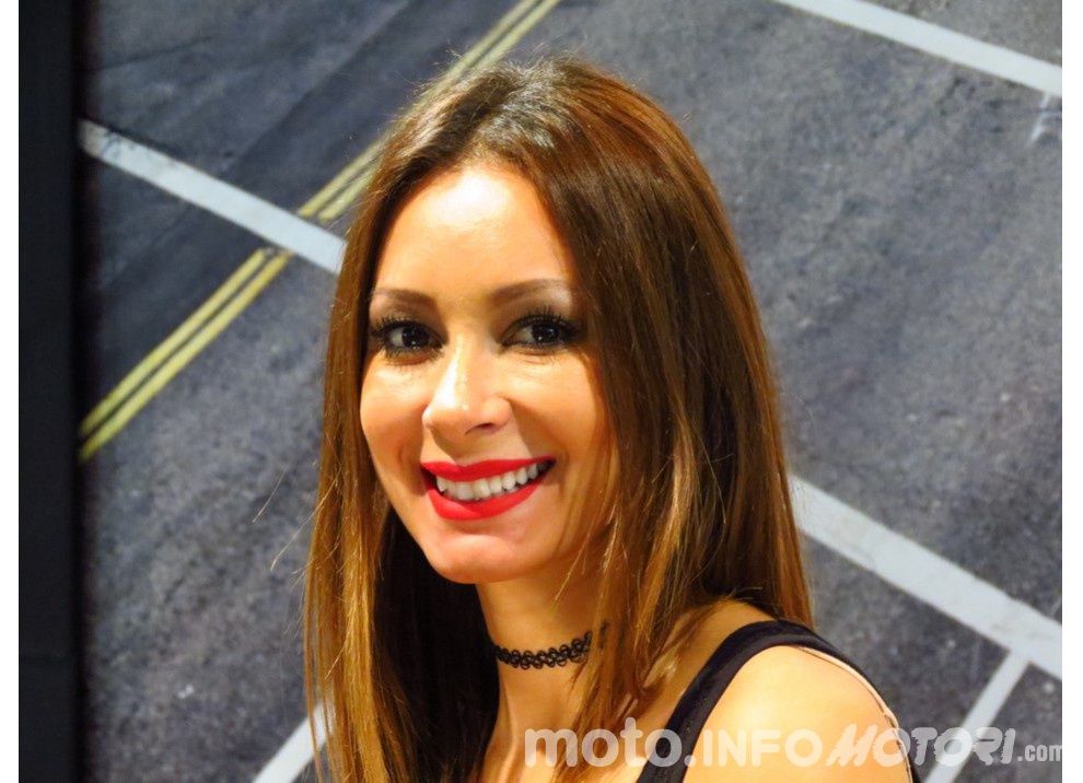 Le donne più belle dagli stand di EICMA 2015 - Foto 3 di 15