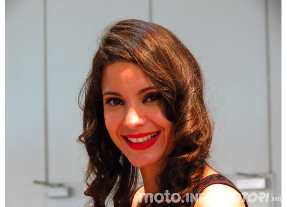 Le donne più belle dagli stand di EICMA 2015 - Foto 5 di 15