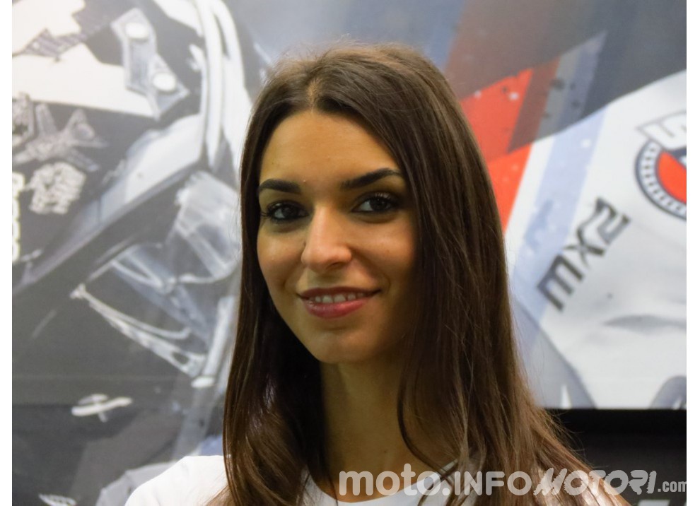 Le donne più belle dagli stand di EICMA 2015 - Foto 11 di 15