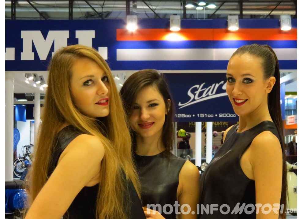 Le donne più belle dagli stand di EICMA 2015