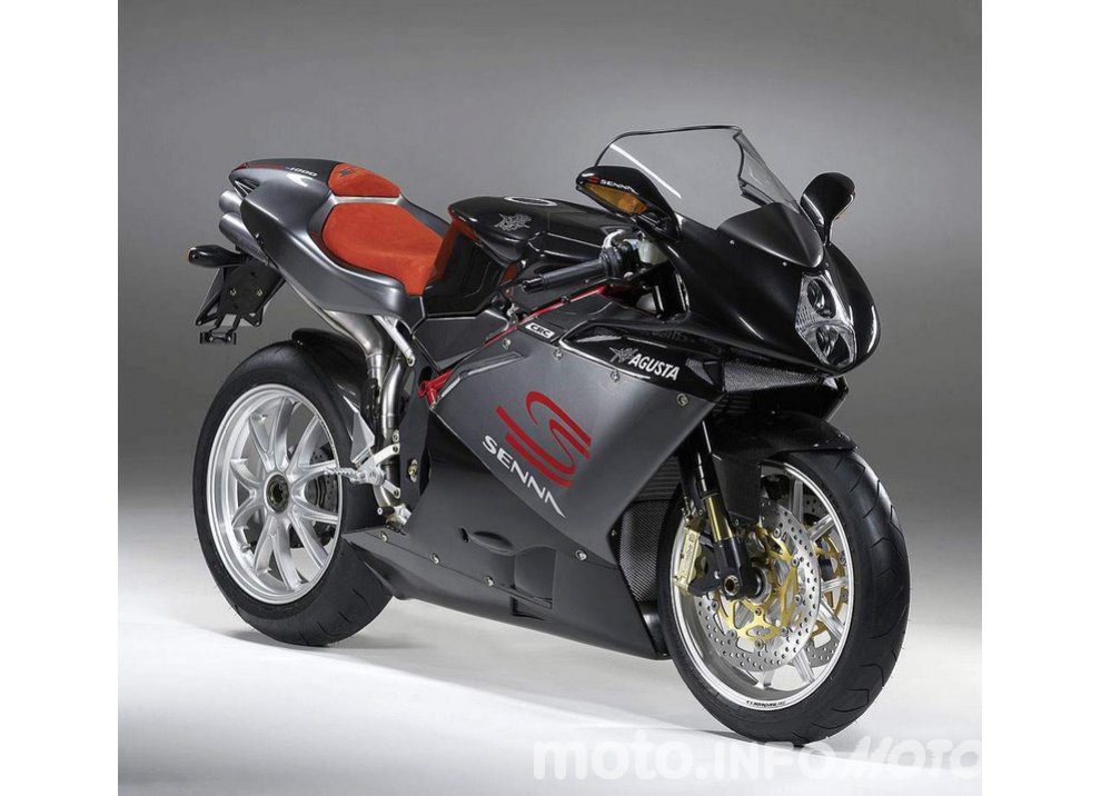 Lewis Hamilton come Senna con MV Agusta - Foto 3 di 15