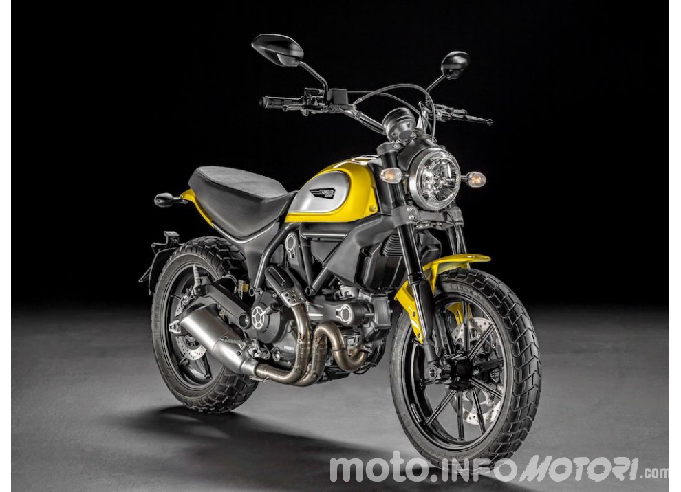 Lo Chef Barbieri di MasterChef assaggia la Scrambler Ducati - Foto 6 di 7