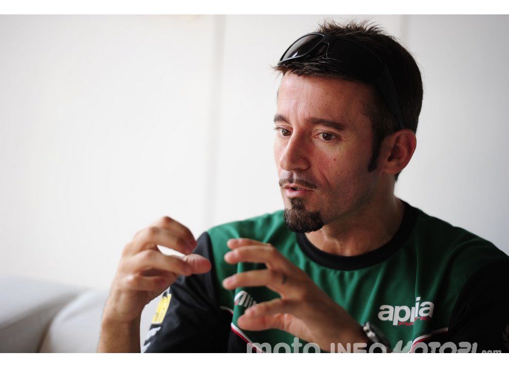 Max Biaggi: evasione fiscale per 18 milioni di euro - Foto 3 di 5