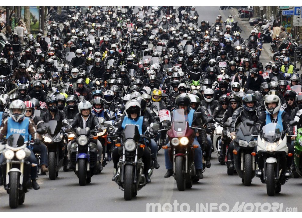 Mercato moto in grande crescita: a luglio 2015 è +25,3% rispetto al 2014 - Foto 1 di 6