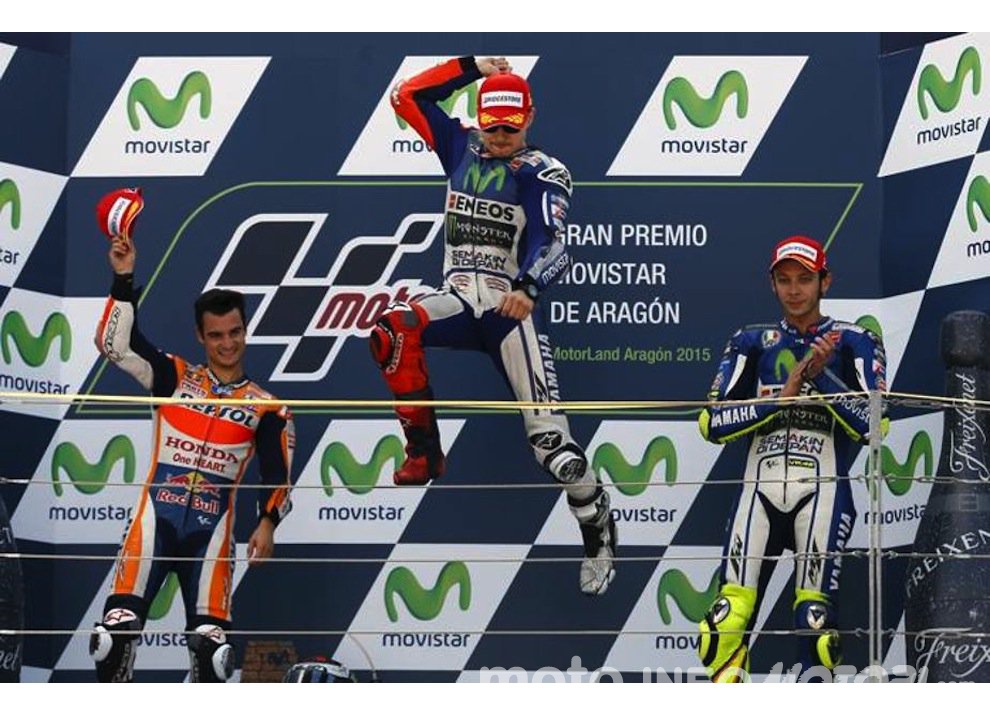 MotoGP, Risultati Aragon 2015: vince Lorenzo, battaglia tra Rossi e Pedrosa. Marquez cade - Foto 7 di 10