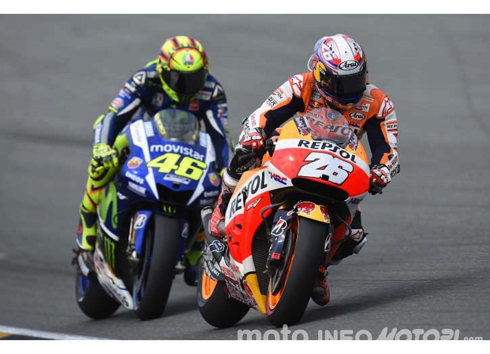 MotoGP, Risultati Aragon 2015: vince Lorenzo, battaglia tra Rossi e Pedrosa. Marquez cade - Foto 9 di 10