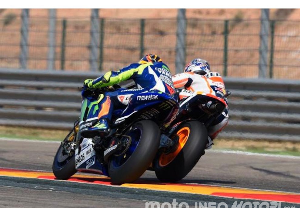 MotoGP, Risultati Aragon 2015: vince Lorenzo, battaglia tra Rossi e Pedrosa. Marquez cade - Foto 10 di 10