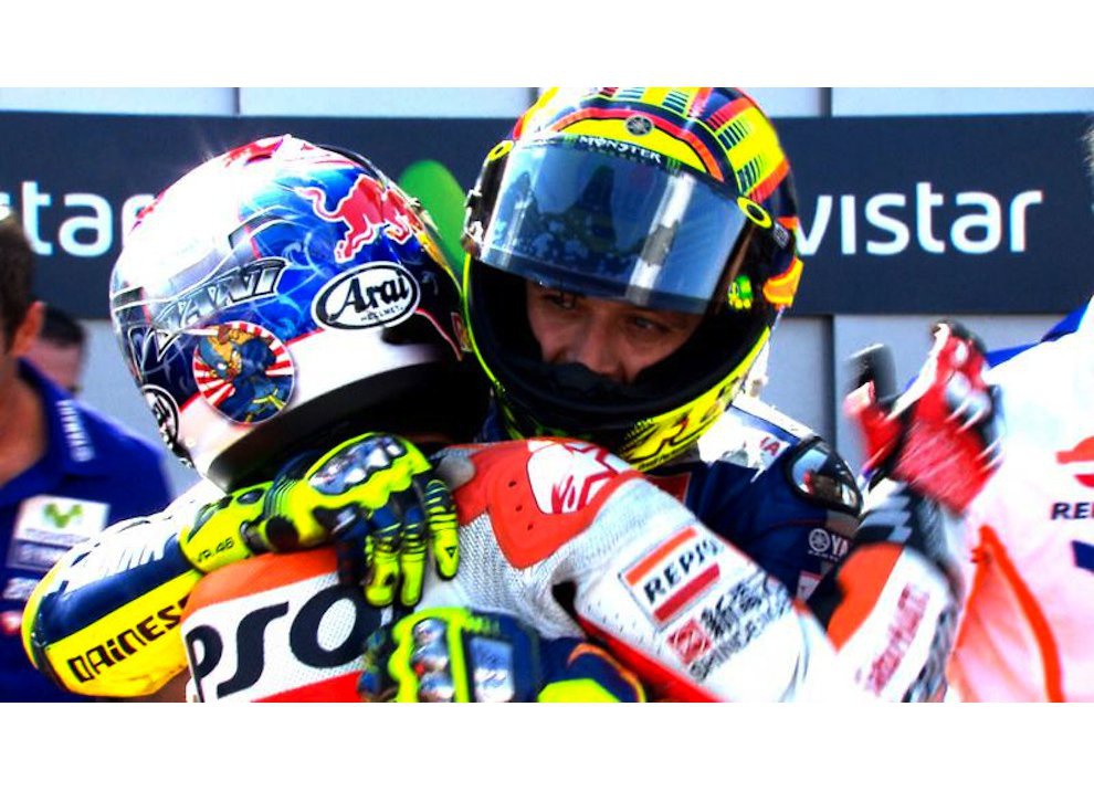 MotoGP, Risultati Aragon 2015: vince Lorenzo, battaglia tra Rossi e Pedrosa. Marquez cade - Foto 3 di 10