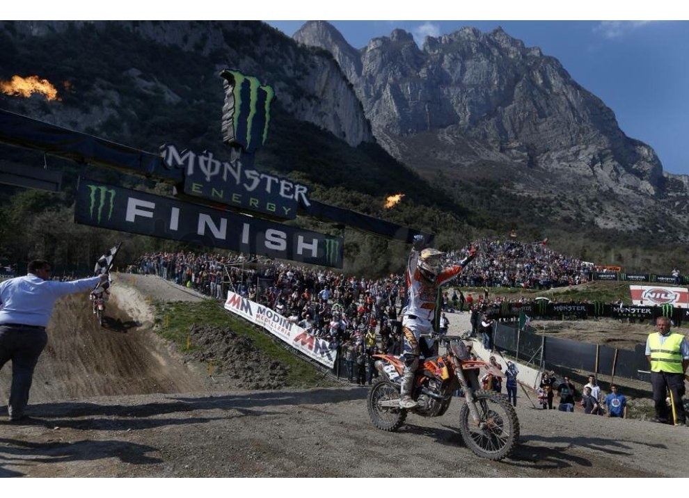 MXGP 2015: arriva il Gran Premio del Trentino, Cairoli Vs Villopoto - Foto 4 di 12