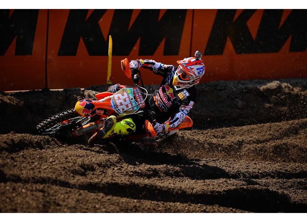 MXGP 2015: parte il mondiale in Qatar ed è Cairoli VS Villopoto – Orari - Foto 15 di 21