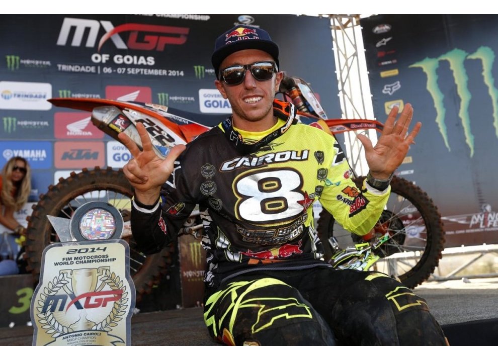 MXGP 2015: parte il mondiale in Qatar ed è Cairoli VS Villopoto – Orari - Foto 18 di 21