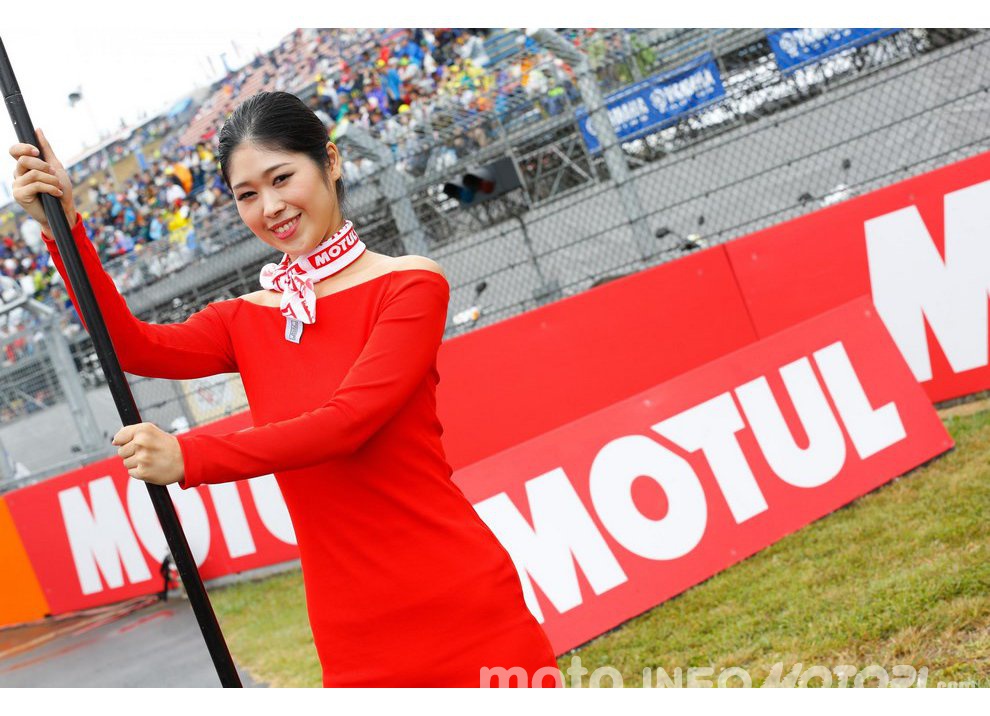 Ombrelline Motegi 2015, le foto più belle delle Grid Girls - Foto 19 di 29