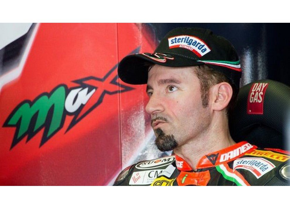 Superbike, infortunio in bici: Max Biaggi non correrà in Qatar - Foto 2 di 8