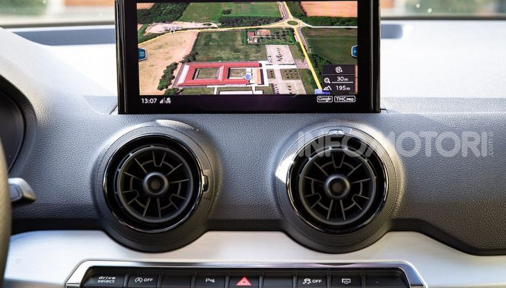 Audi Q2 1.6 TDI S Tronic Sport: prova su strada del crossover premium - Foto 18 di 42