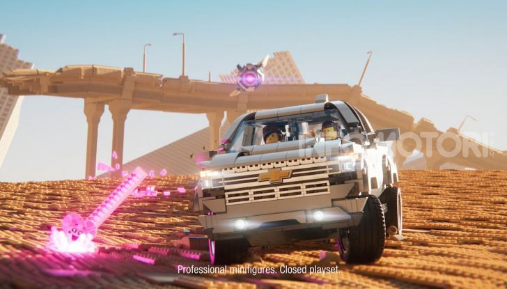 Chevrolet Silverado 2019, la pubblicità LEGO con Emmet e Lucy - Foto 4 di 4