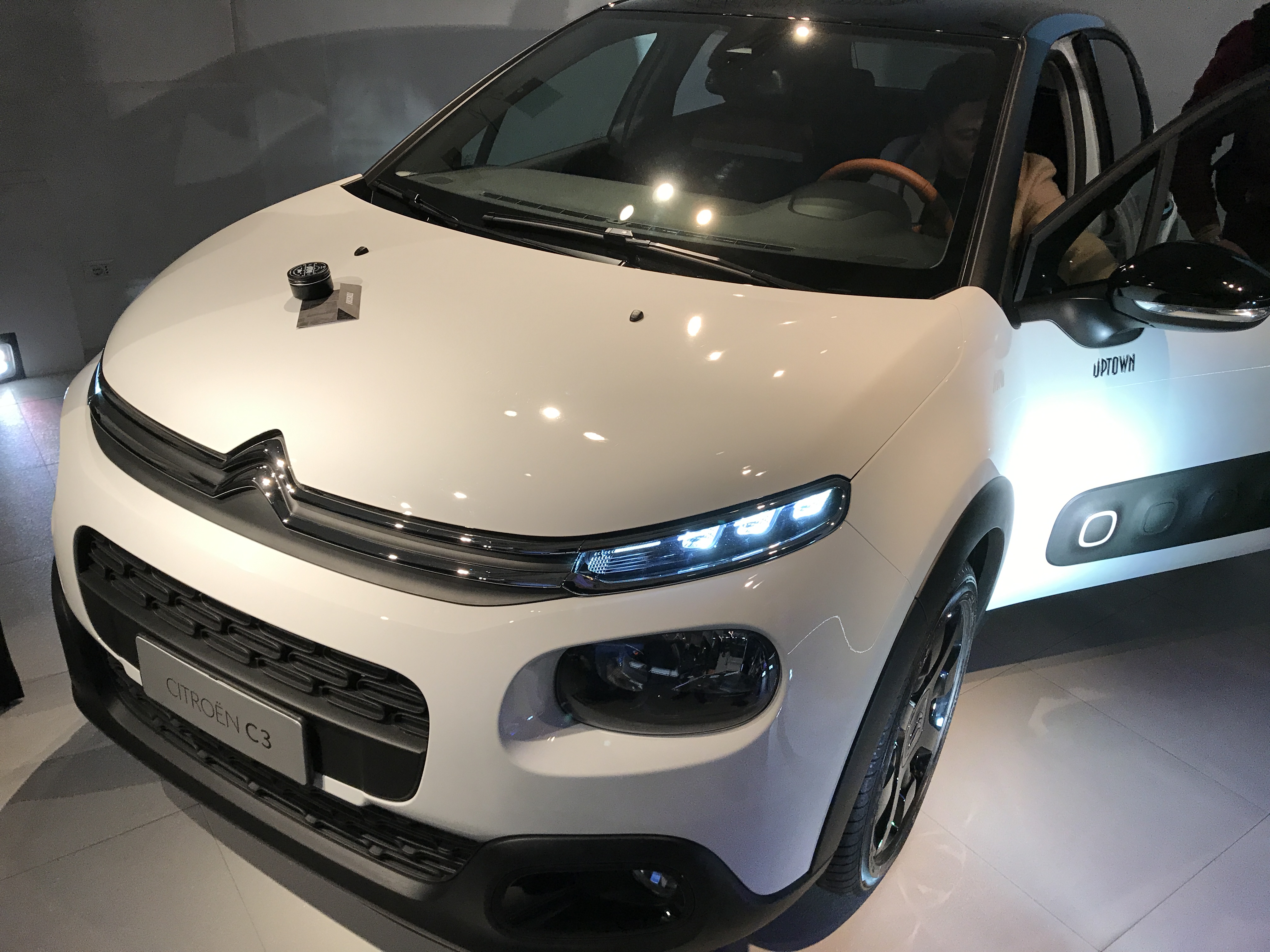 Citroen C3 Uptown: la serie speciale con cera per barba, capelli e