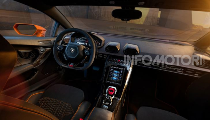 Lamborghini Huracán Evo - Foto 13 di 16