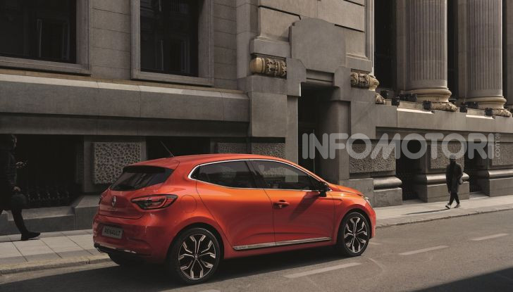 Renault Clio: il restyling 2023 al debutto in aprile, ecco le novità - Foto 13 di 20