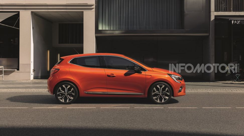 Nuova Renault Clio 2020, la prova su strada della quinta generazione -  Infomotori