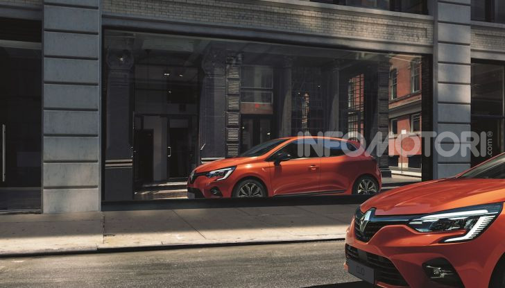 Renault Clio: il restyling 2023 al debutto in aprile, ecco le novità - Foto 10 di 20