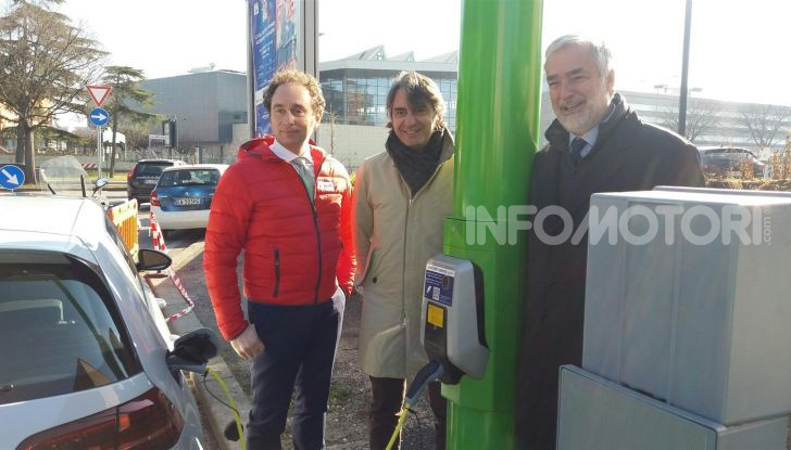 Electrify Verona, installati i primi pali in Europa per la ricarica veloce - Foto 3 di 3