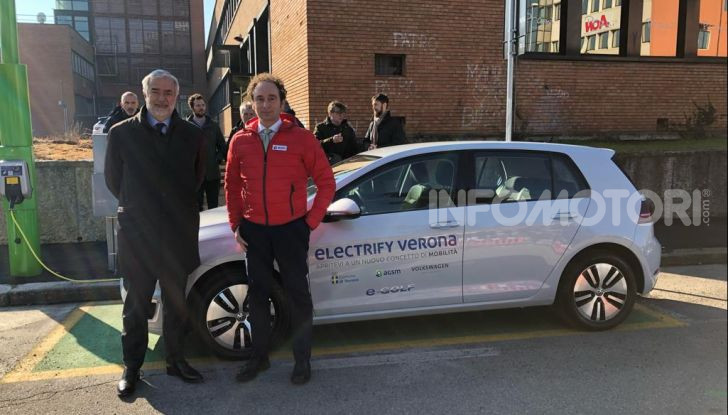 Electrify Verona, installati i primi pali in Europa per la ricarica veloce - Foto 1 di 3