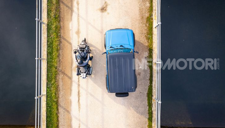 Suzuki Jimny VS V-Strom 1000 XT: il DNA dell’avventura - Foto 3 di 11