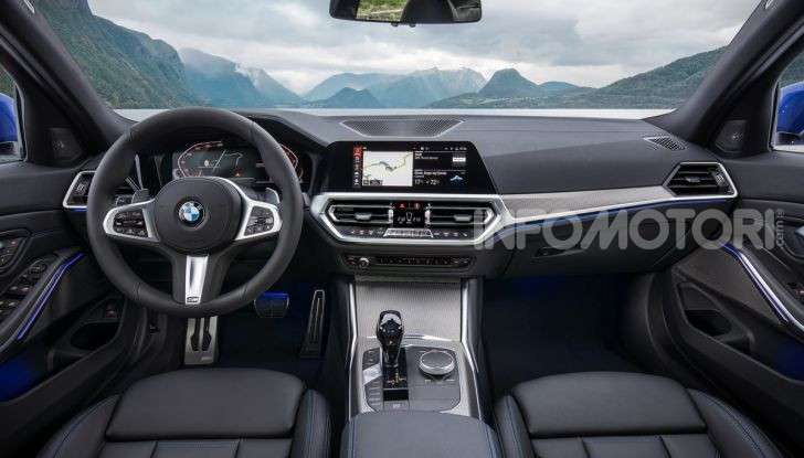 Nuova BMW Serie 3 2019, prova in anteprima, caratteristiche e prezzi - Foto 13 di 38