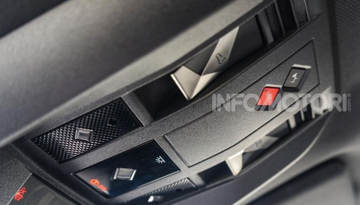 DS7 Crossback 2021: tra sportività ed eleganza da 37.200 Euro - Foto 18 di 33