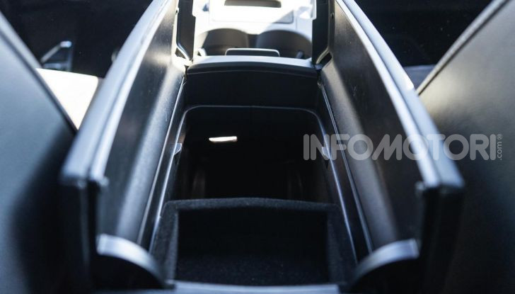 DS7 Crossback 2021: tra sportività ed eleganza da 37.200 Euro - Foto 20 di 33