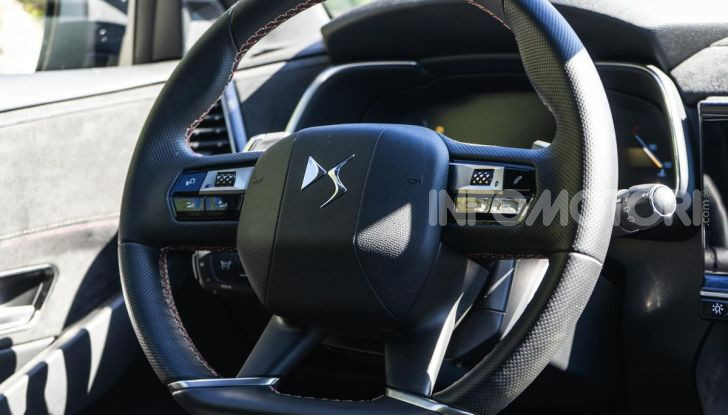 DS7 Crossback 2021: tra sportività ed eleganza da 37.200 Euro - Foto 22 di 33