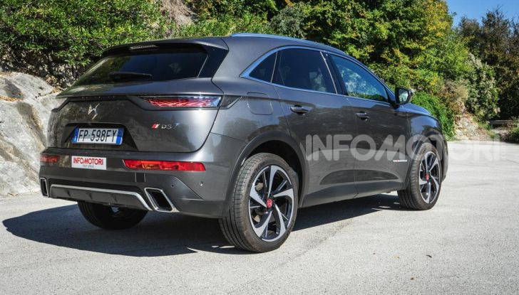 DS7 Crossback 2021: tra sportività ed eleganza da 37.200 Euro - Foto 31 di 33