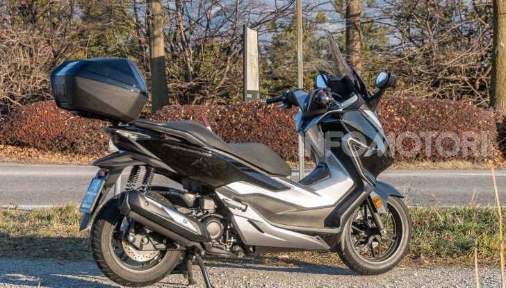 Prova Honda Forza 300, caratteristiche, opinioni e prezzo di uno dei migliori media cilindrata  - Foto 24 di 55