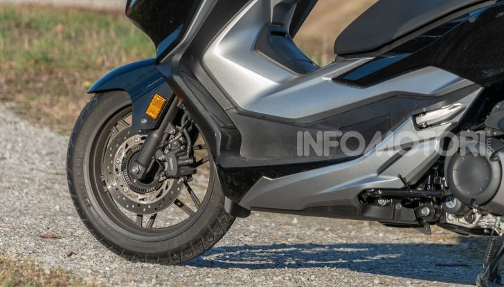 Prova Honda Forza 300, caratteristiche, opinioni e prezzo di uno dei migliori media cilindrata  - Foto 40 di 55