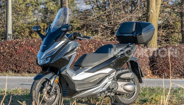 Prova Honda Forza 300, caratteristiche, opinioni e prezzo di uno dei migliori media cilindrata  - Foto 42 di 55