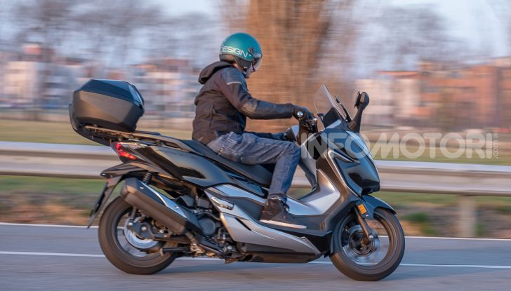 Prova Honda Forza 300, caratteristiche, opinioni e prezzo di uno dei migliori media cilindrata  - Foto 51 di 55