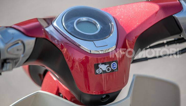 Prova Honda Super Cub C125: caratteristiche, opinioni e prezzi - Foto 3 di 59