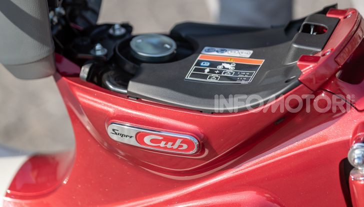 Prova Honda Super Cub C125: caratteristiche, opinioni e prezzi - Foto 12 di 59