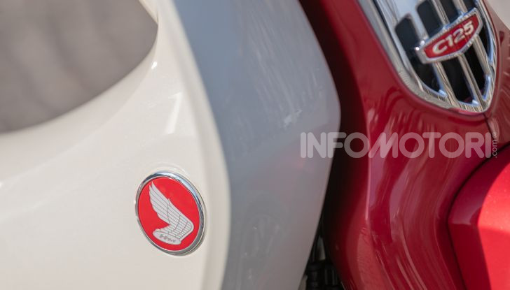 Prova Honda Super Cub C125: caratteristiche, opinioni e prezzi - Foto 30 di 59