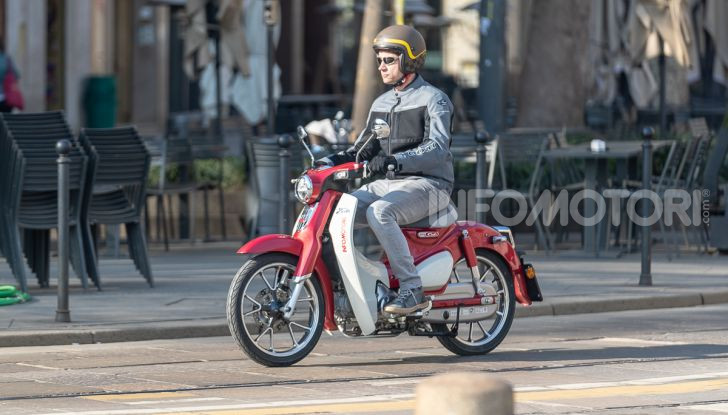 Prova Honda Super Cub C125: caratteristiche, opinioni e prezzi - Foto 39 di 59