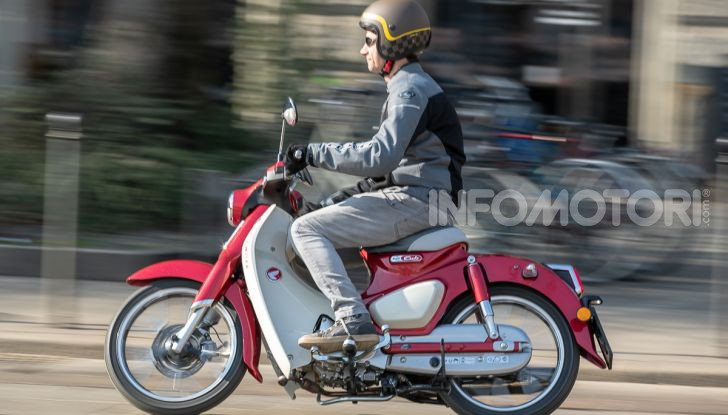 Prova Honda Super Cub C125: caratteristiche, opinioni e prezzi - Foto 48 di 59