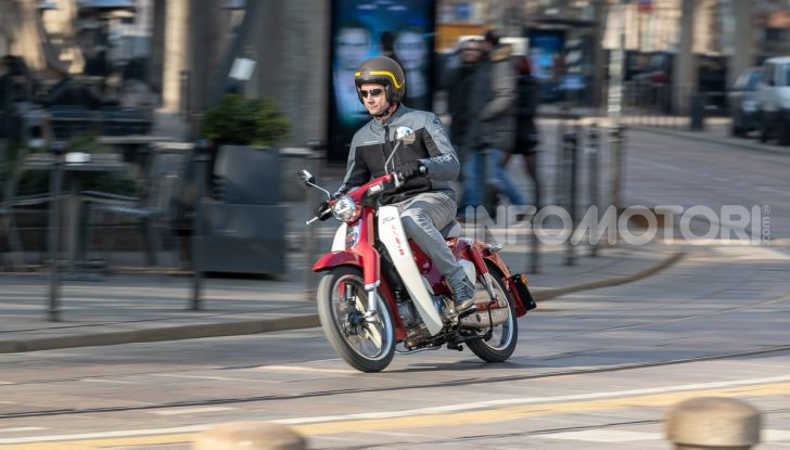 Prova Honda Super Cub C125: caratteristiche, opinioni e prezzi - Foto 52 di 59