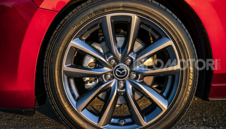 [VIDEO] Nuova Mazda3 2019: prova su strada della berlina giapponese - Foto 9 di 22