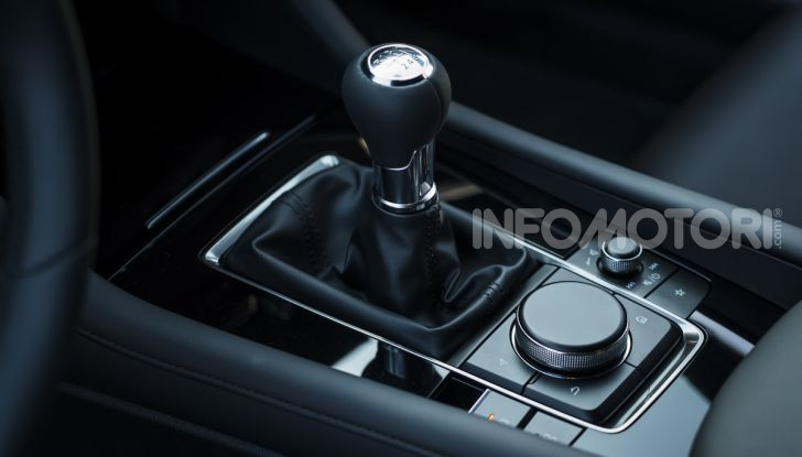 [VIDEO] Nuova Mazda3 2019: prova su strada della berlina giapponese - Foto 11 di 22