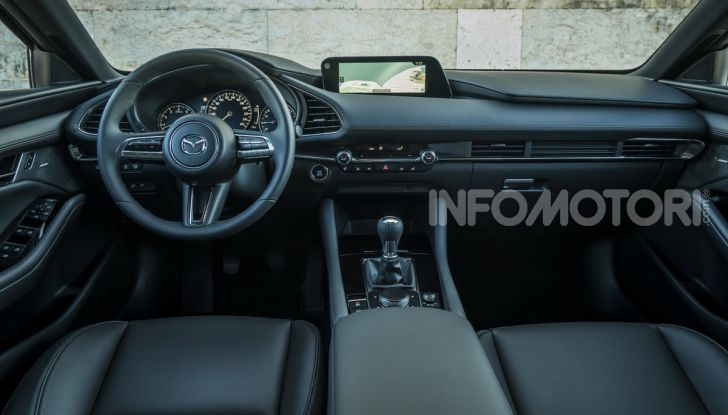 [VIDEO] Nuova Mazda3 2019: prova su strada della berlina giapponese - Foto 15 di 22