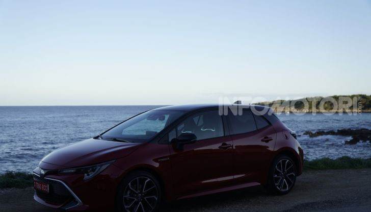 Nuova Toyota Corolla motori, prezzi e prova su strada - Foto 6 di 17
