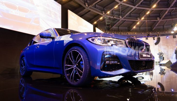 Nuova BMW Serie 3 2019, prova in anteprima, caratteristiche e prezzi - Foto 31 di 38