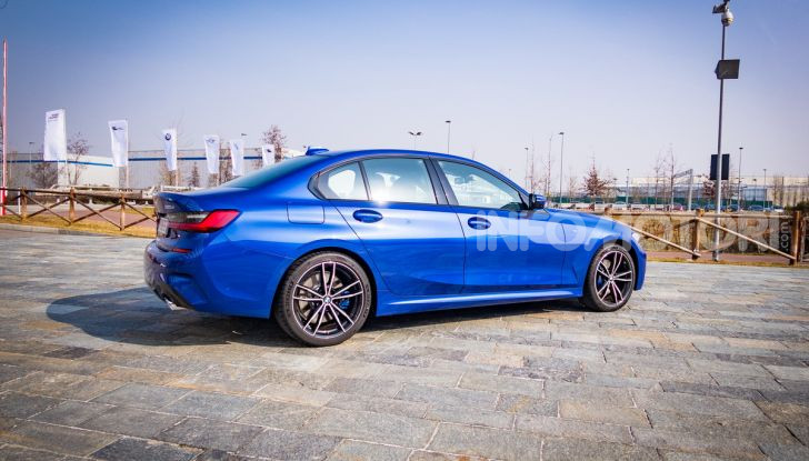 Nuova BMW Serie 3 2019, prova in anteprima, caratteristiche e prezzi - Foto 35 di 38