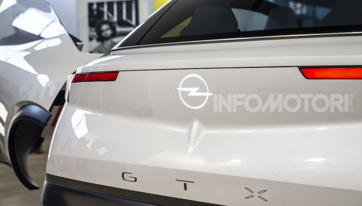 Opel GT X Experimental, il futuro secondo Opel - Foto 13 di 19