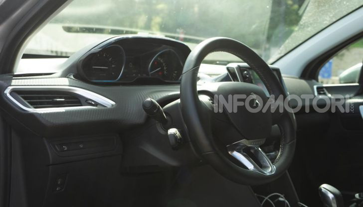 Prova nuova Peugeot 2008: il 110CV a benzina per correre in città - Foto 17 di 25